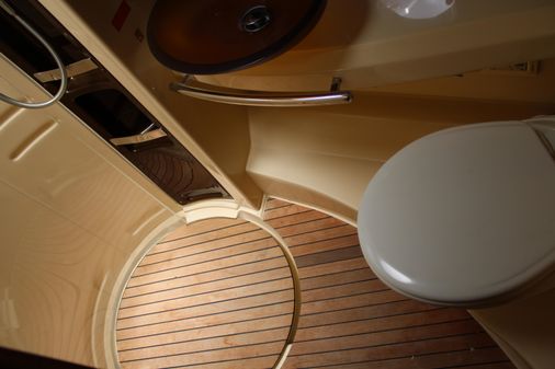 Azimut 38 image