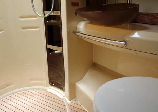 Azimut 38 image