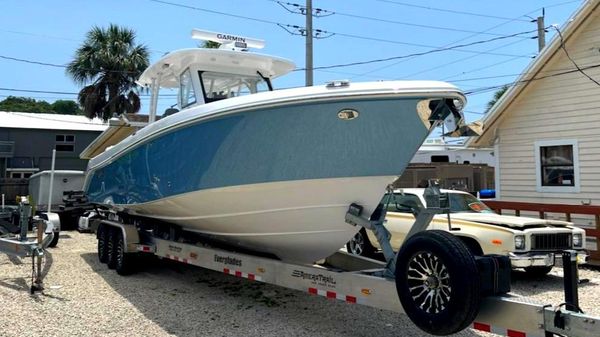 Everglades 365 CC
