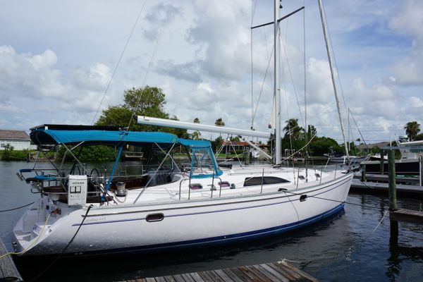 Catalina 445 - main image