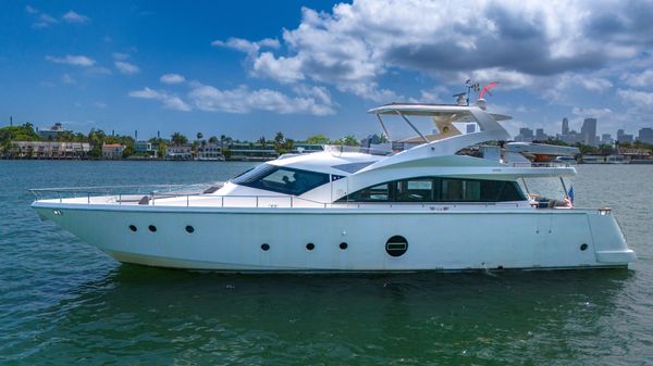 Aicon 75 Flybridge 