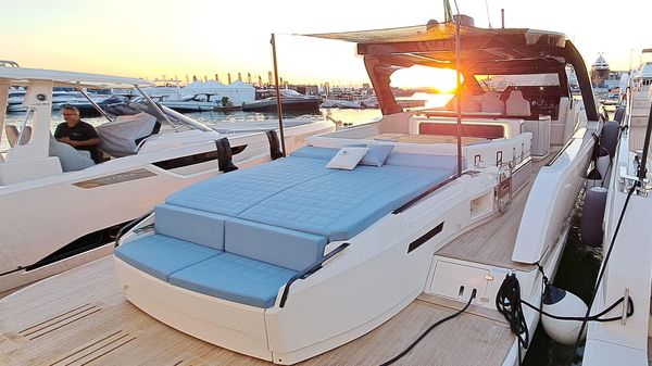 Cayman Yachts 540 wa 