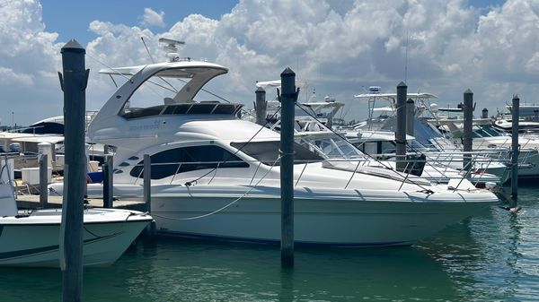 Sea Ray 44 Sedan Bridge