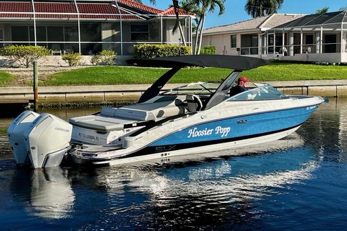 Sea Ray 280 SLX Outboard image