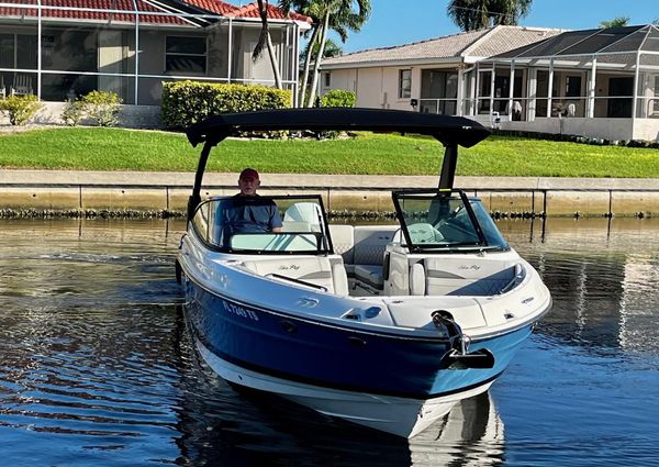 Sea Ray 280 SLX Outboard image