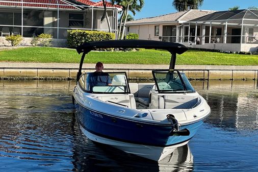 Sea Ray 280 SLX Outboard image