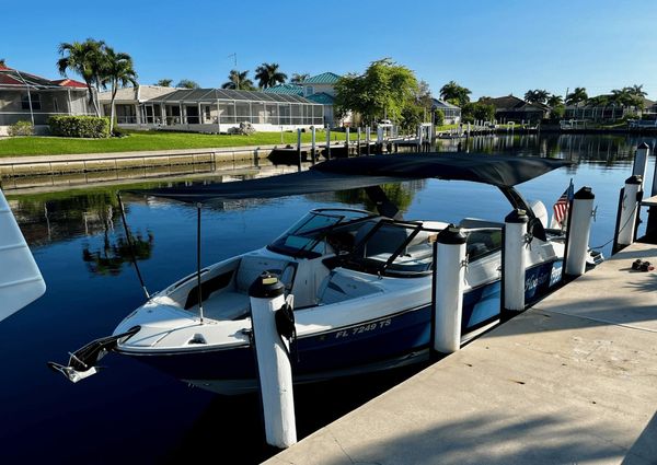 Sea Ray 280 SLX Outboard image