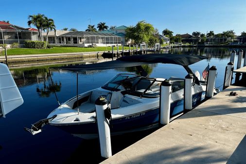 Sea Ray 280 SLX Outboard image