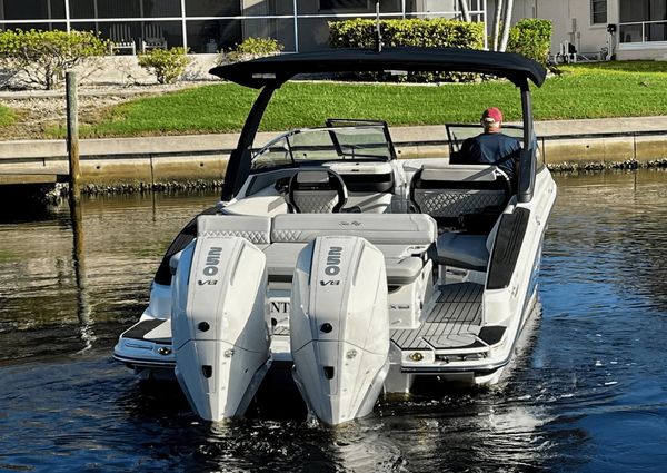 Sea Ray 280 SLX Outboard image