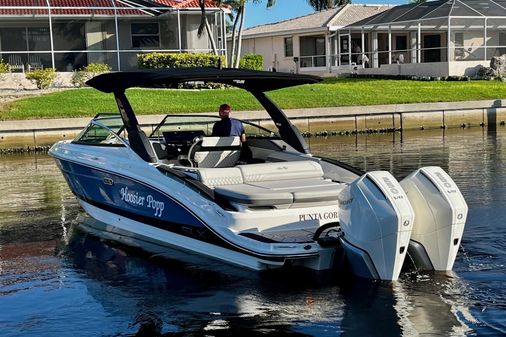 Sea Ray 280 SLX Outboard image