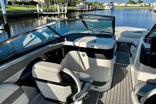 Sea Ray 280 SLX Outboard image