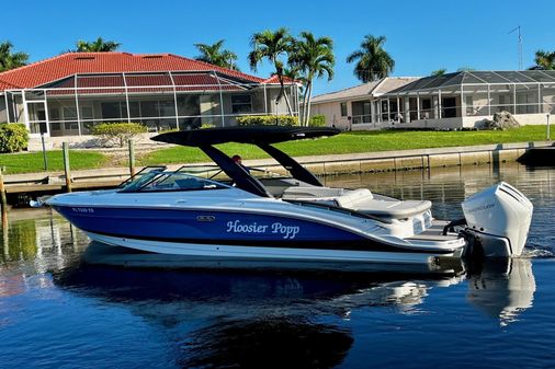 Sea Ray 280 SLX Outboard image