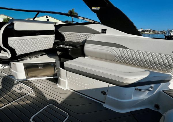 Sea Ray 280 SLX Outboard image