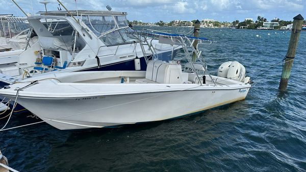 Ocean Runner 25 Center Console