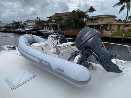 Hatteras CONVERTIBLE image