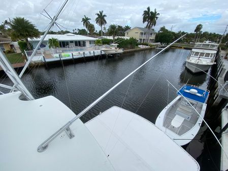 Hatteras CONVERTIBLE image