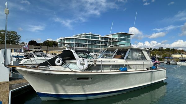 Chris-Craft Commander