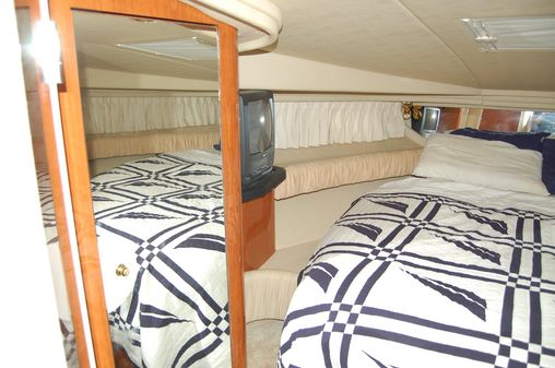 Sea Ray 410 Express Cruiser image