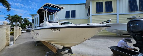 Boston-whaler 240-DAUNTLESS image