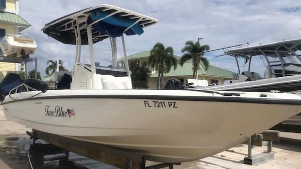 Boston Whaler 240 Dauntless 