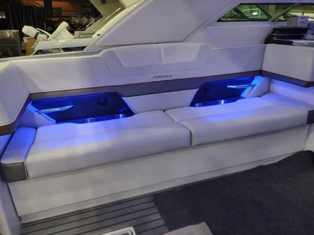 Formula 430 Super Sport Crossover image