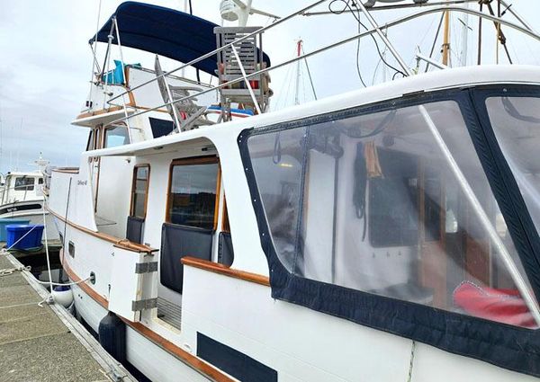 Defever RAISED-PILOTHOUSE image