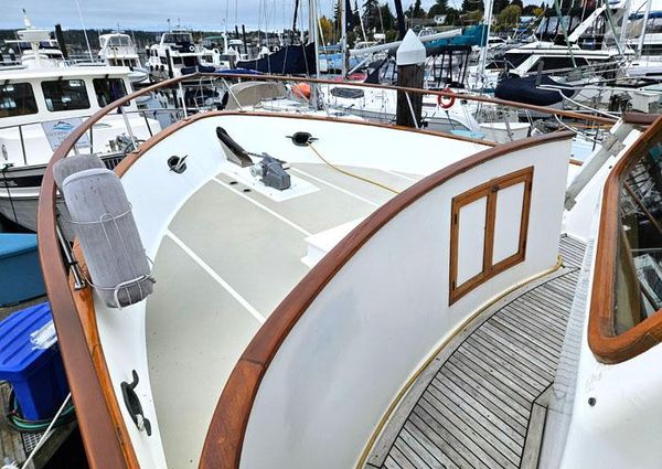 Defever RAISED-PILOTHOUSE image