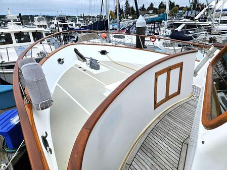 Defever RAISED-PILOTHOUSE image