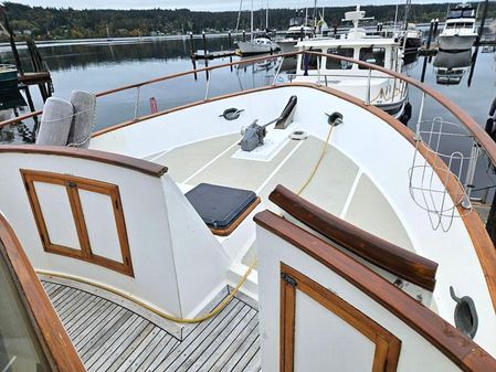 Defever RAISED-PILOTHOUSE image