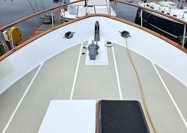 Defever RAISED-PILOTHOUSE image