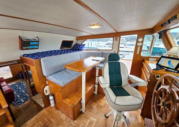 Defever RAISED-PILOTHOUSE image