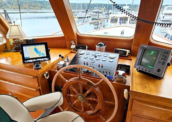 Defever RAISED-PILOTHOUSE image