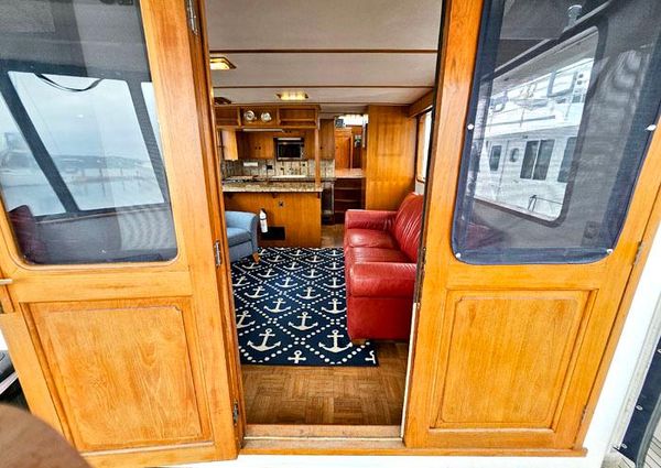 Defever RAISED-PILOTHOUSE image