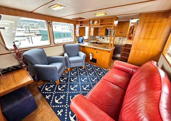 Defever RAISED-PILOTHOUSE image