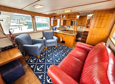 Defever RAISED-PILOTHOUSE image