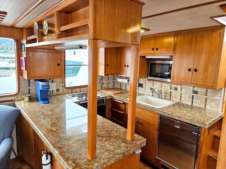 Defever RAISED-PILOTHOUSE image