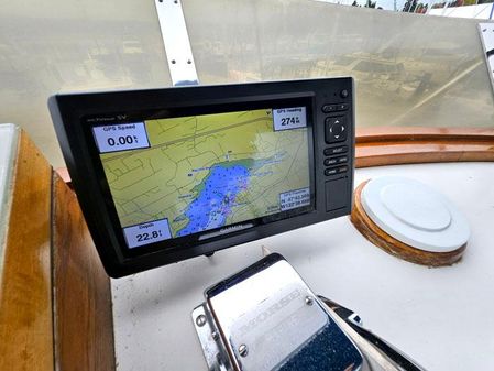 Defever RAISED-PILOTHOUSE image