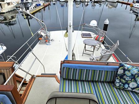 Defever RAISED-PILOTHOUSE image