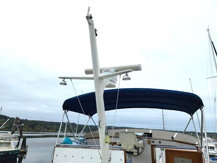 Defever RAISED-PILOTHOUSE image