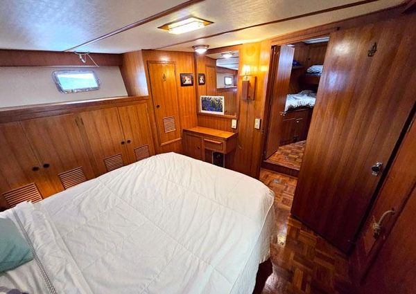 Defever RAISED-PILOTHOUSE image