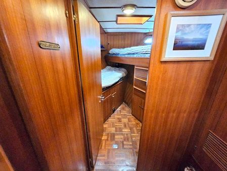 Defever RAISED-PILOTHOUSE image