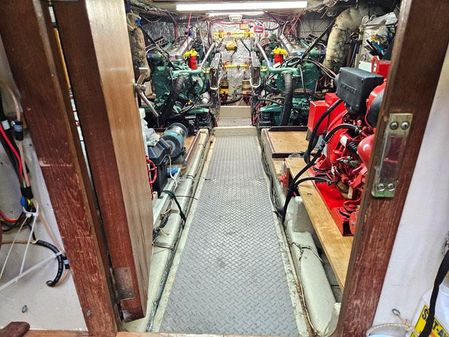 Defever RAISED-PILOTHOUSE image