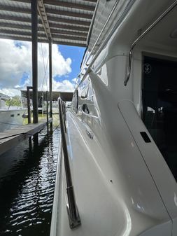 Sea-ray 560-SEDAN-BRIDGE image