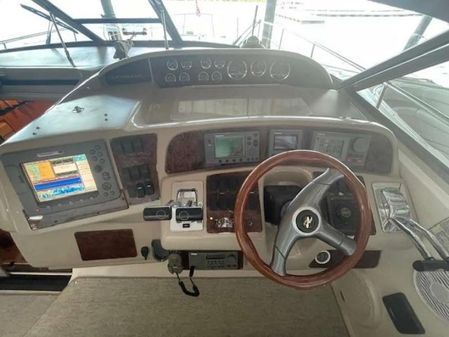 Sea Ray Sundancer 370 image