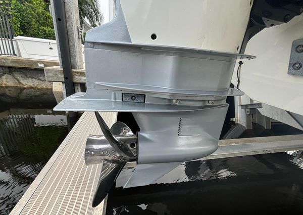 Boston-whaler 380-OUTRAGE image