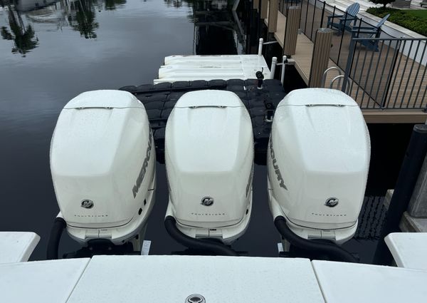 Boston-whaler 380-OUTRAGE image