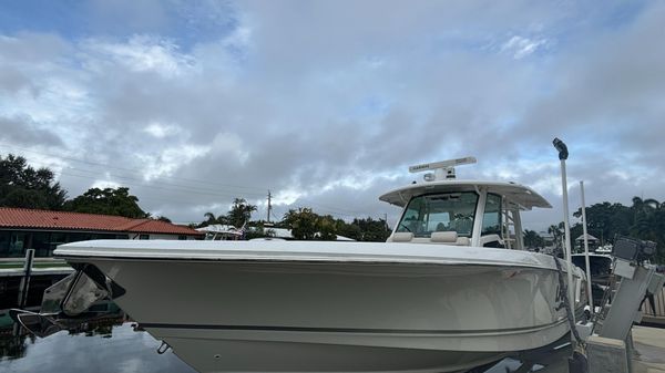 Boston Whaler 380 Outrage 