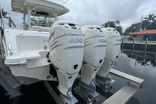 Boston-whaler 380-OUTRAGE image