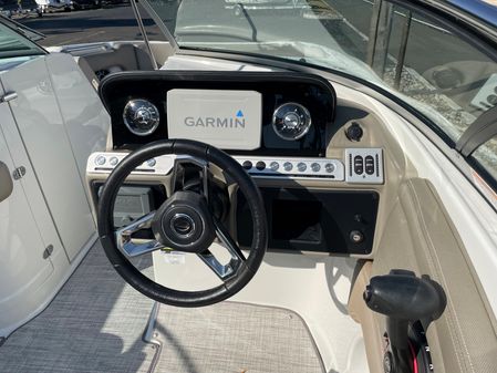 Crownline E255 XS image