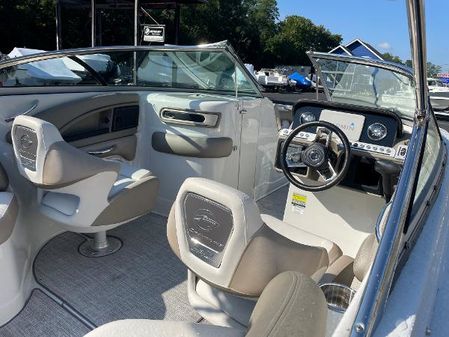 Crownline E255-XS image
